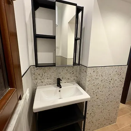 Lambert's House Apartman